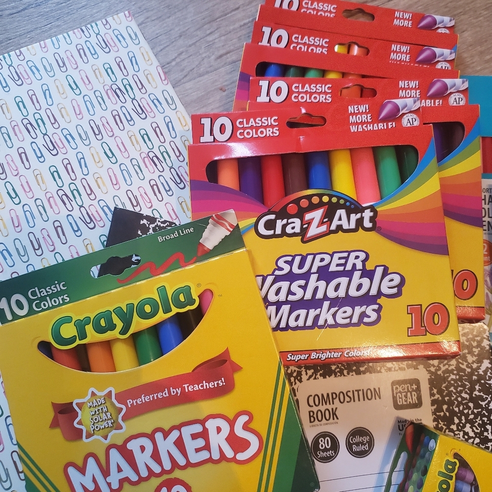 Kids 126 Pcs 5 Markers 3pk Crayons 2pks Colored Pencils 1 Binder Compo Books - Picture 3 of 7
